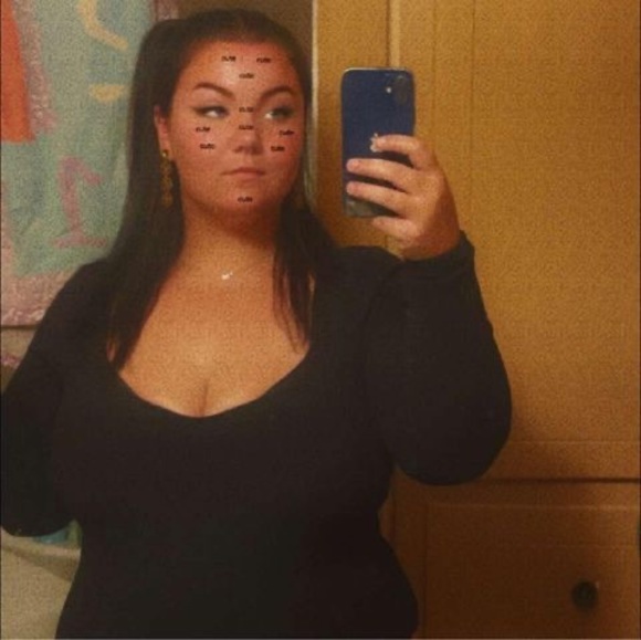 Meet your Posher, Kenzie - Picture 1 of 1